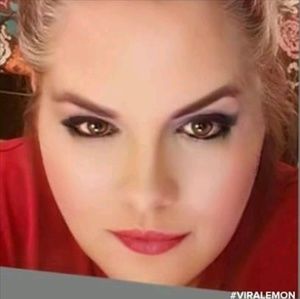 Meet your Posher, Elaine